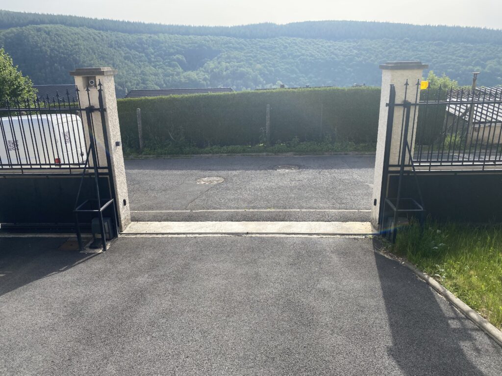 Portail double vantaux ouvert Deville ardennes