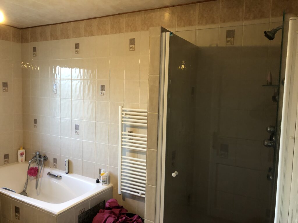 renovation-salle-de-bain-les-mazures-avant Rénovation salle de bain Les Mazures Avant